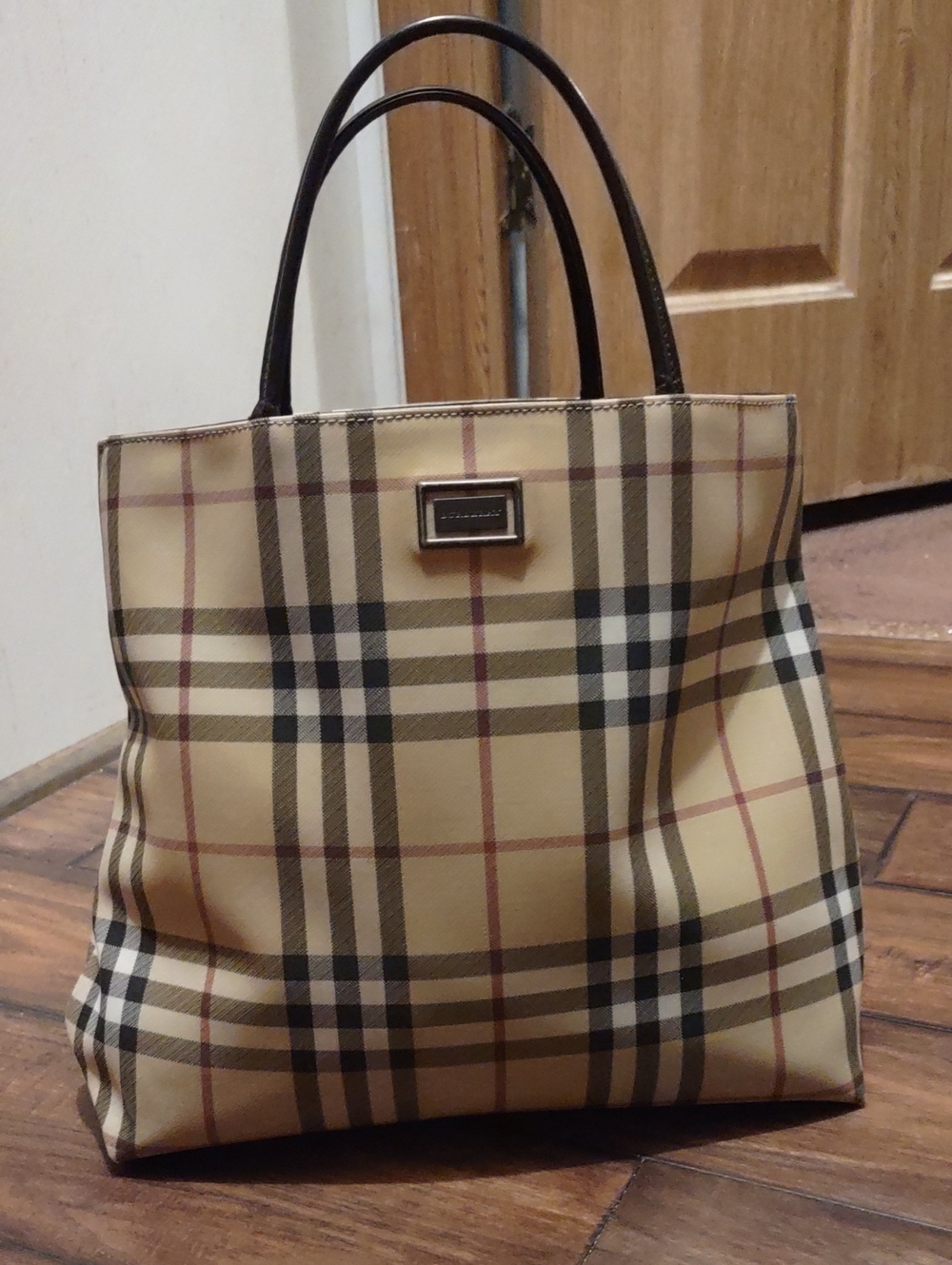 Authentic Burberry Plaid Tote Bag. Classic Check Pattern.